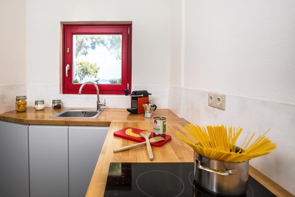 Sunhaus Apartment Perissa  Bagian luar foto