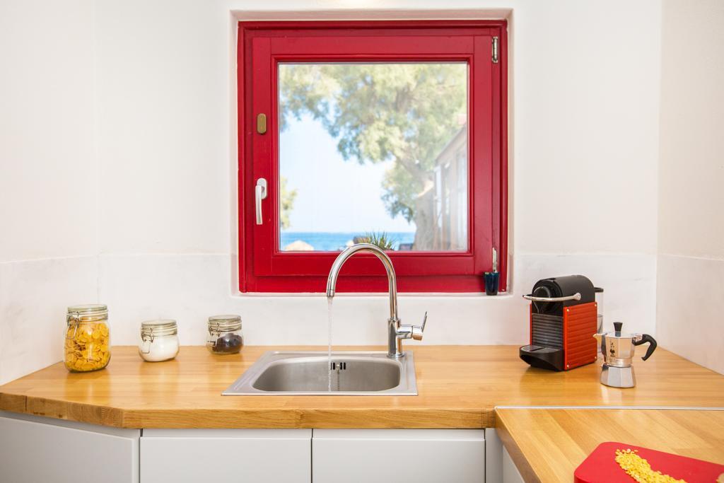 Sunhaus Apartment Perissa  Bagian luar foto