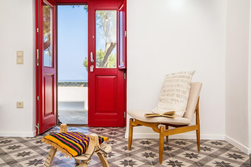 Sunhaus Apartment Perissa  Bagian luar foto