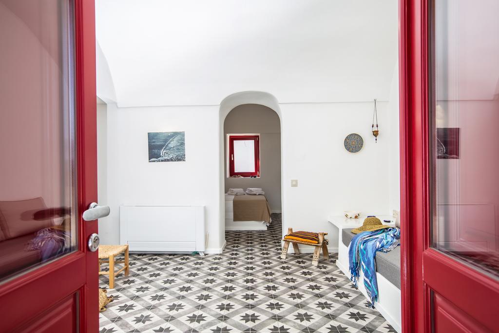Sunhaus Apartment Perissa  Bagian luar foto